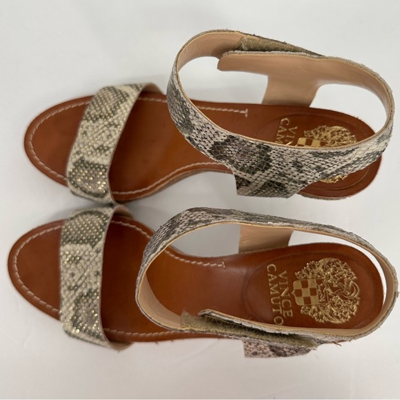 NWOT Vince Camuto Snake Print Metallic Velcro Sandals - Picture 12 of 12